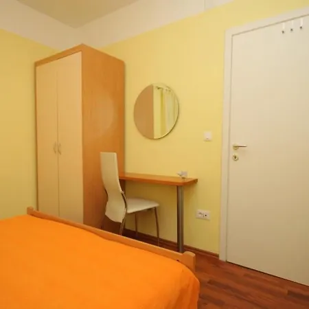 By The Sea - 8215 Apartman