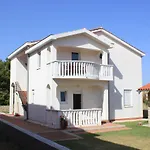Apartman By The Sea - 8215 *