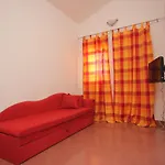 By The Sea - 8215 Apartman *