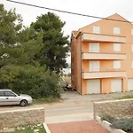 By The Sea - 8215 Apartman