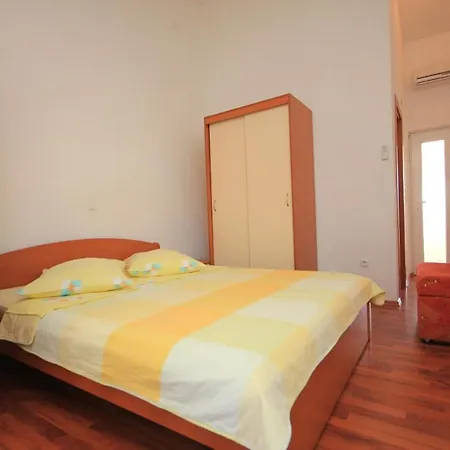 By The Sea - 8215 Apartman *