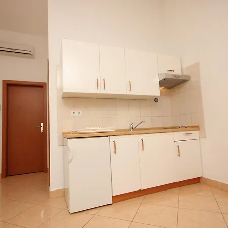 By The Sea - 8215 Apartman