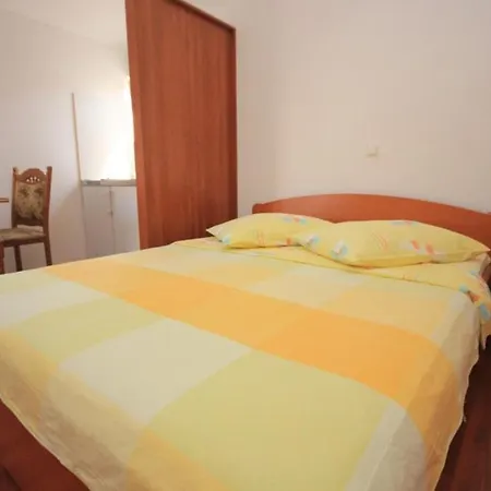 Apartment By The Sea - 8215 Pašman