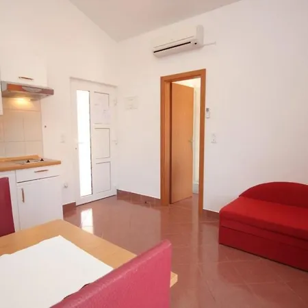 By The Sea - 8215 Pašman