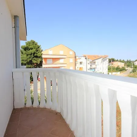 By The Sea - 8215 Appartement Pašman