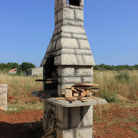 By The Sea - 8215 Pašman